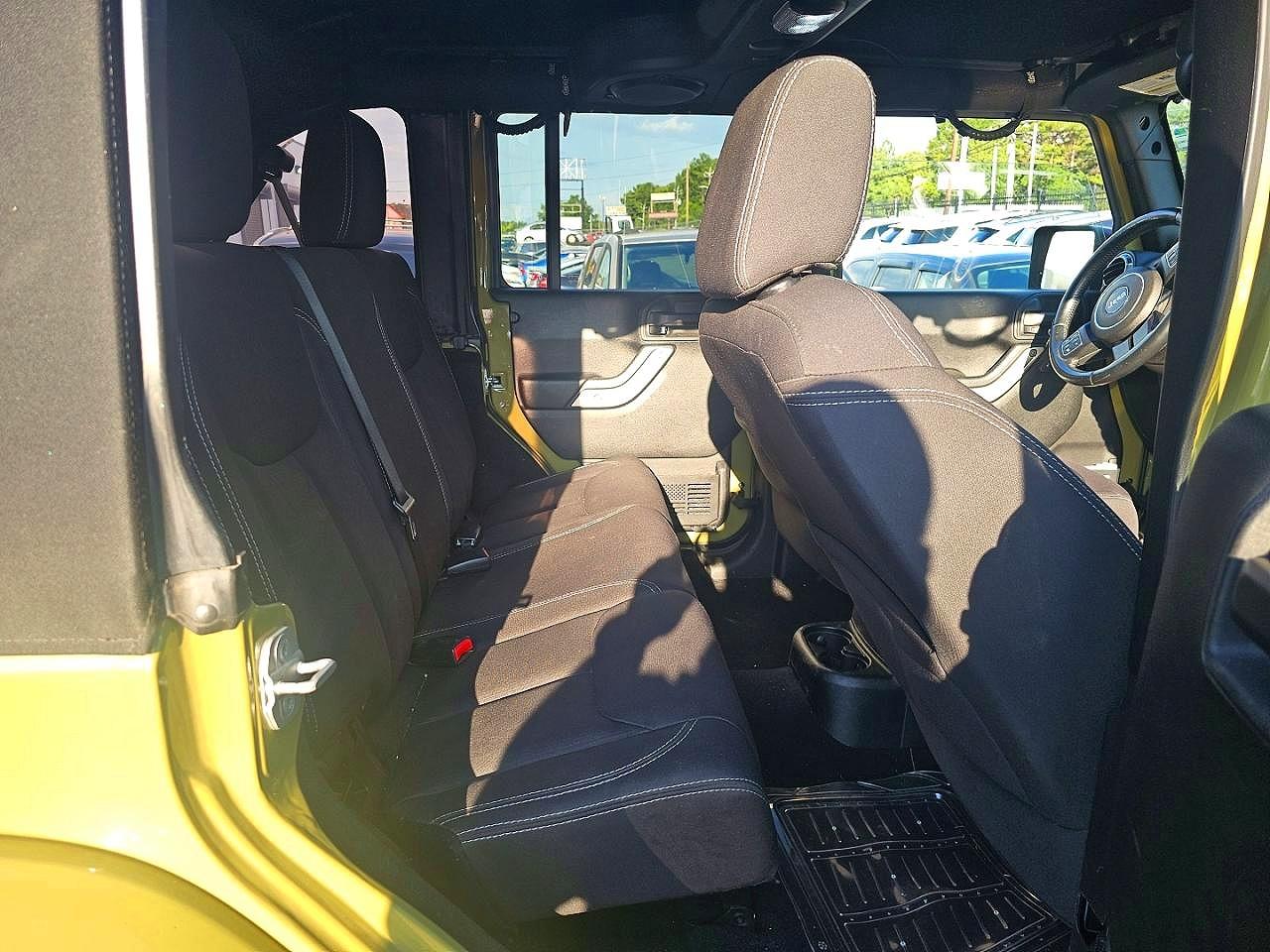 2013 Jeep Wrangler Unlimited Sahara Green vin: 1C4BJWEG9DL531328