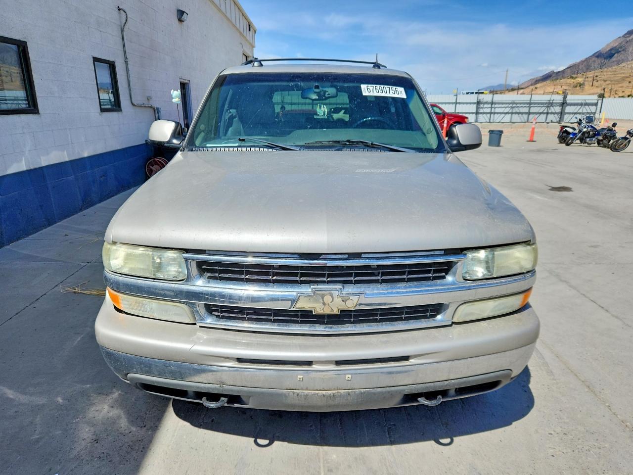 2004 Chevrolet Suburban K1500 Tan vin: 3GNFK16Z24G298804