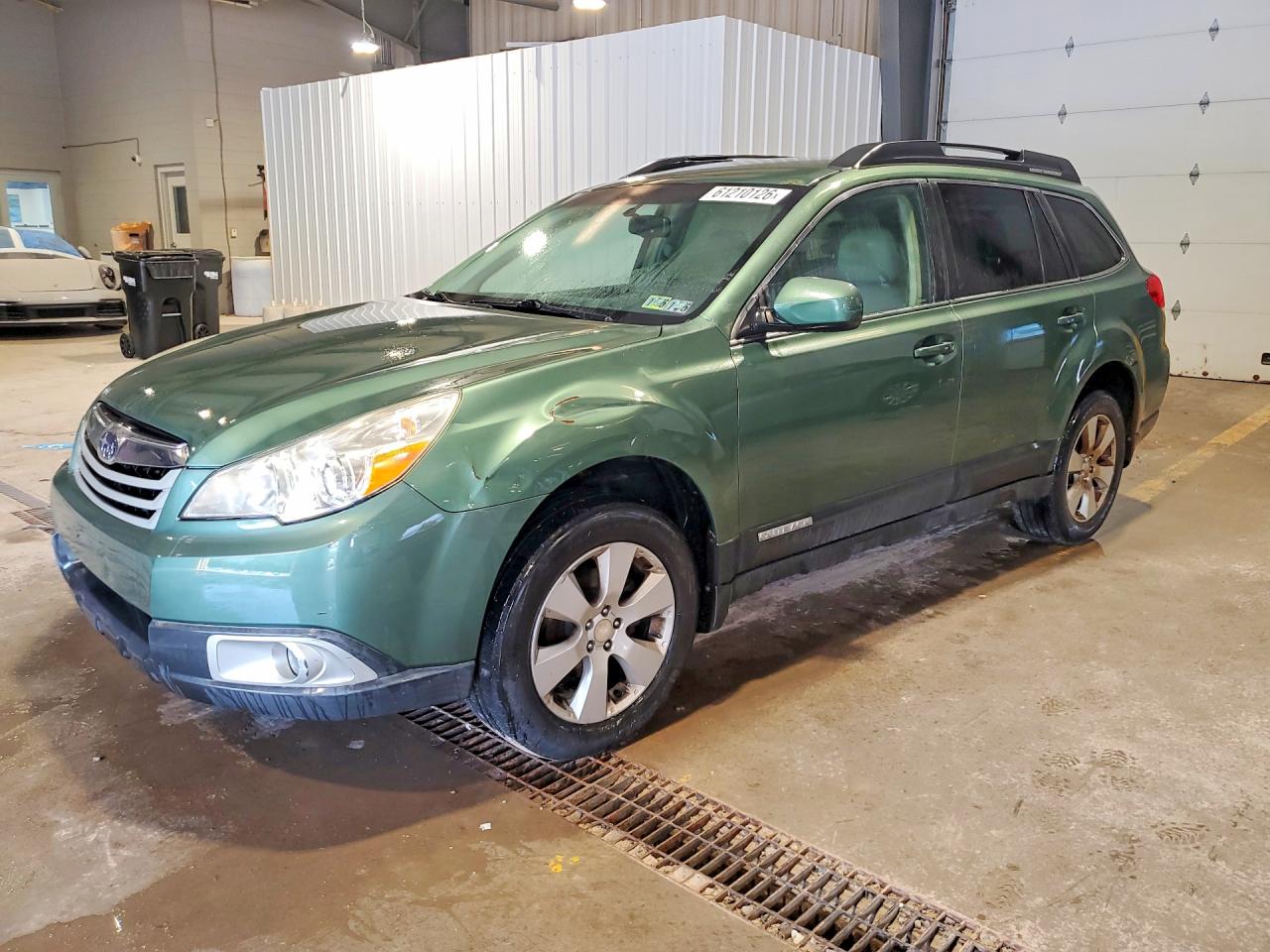 2012 Subaru Outback 2.5i Premium Green vin: 4S4BRBCC8C3244042