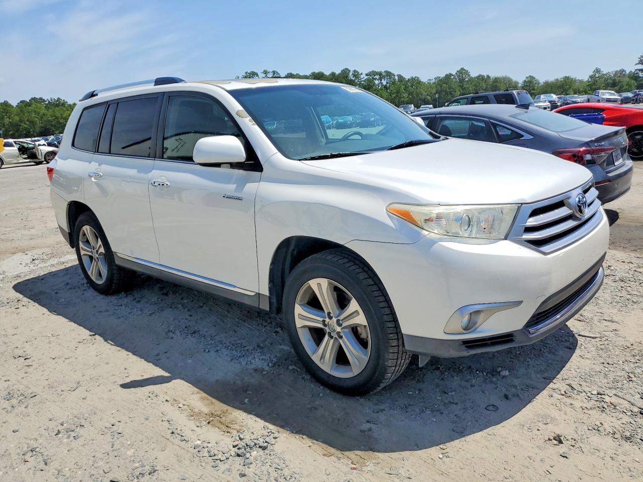 2013 Toyota Highlander Limited White vin: 5TDDK3EH8DS211008