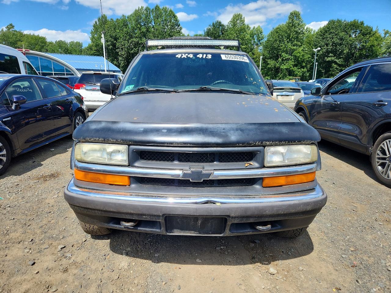 2000 Chevrolet Blazer Beige vin: 1GNCT18W9YK114461