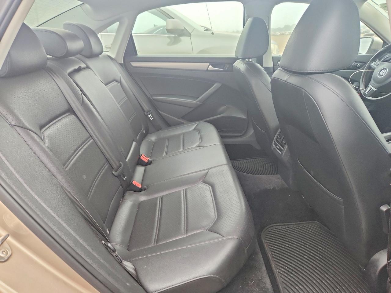 2015 Volkswagen Passat Se Beige vin: 1VWBT7A38FC066334