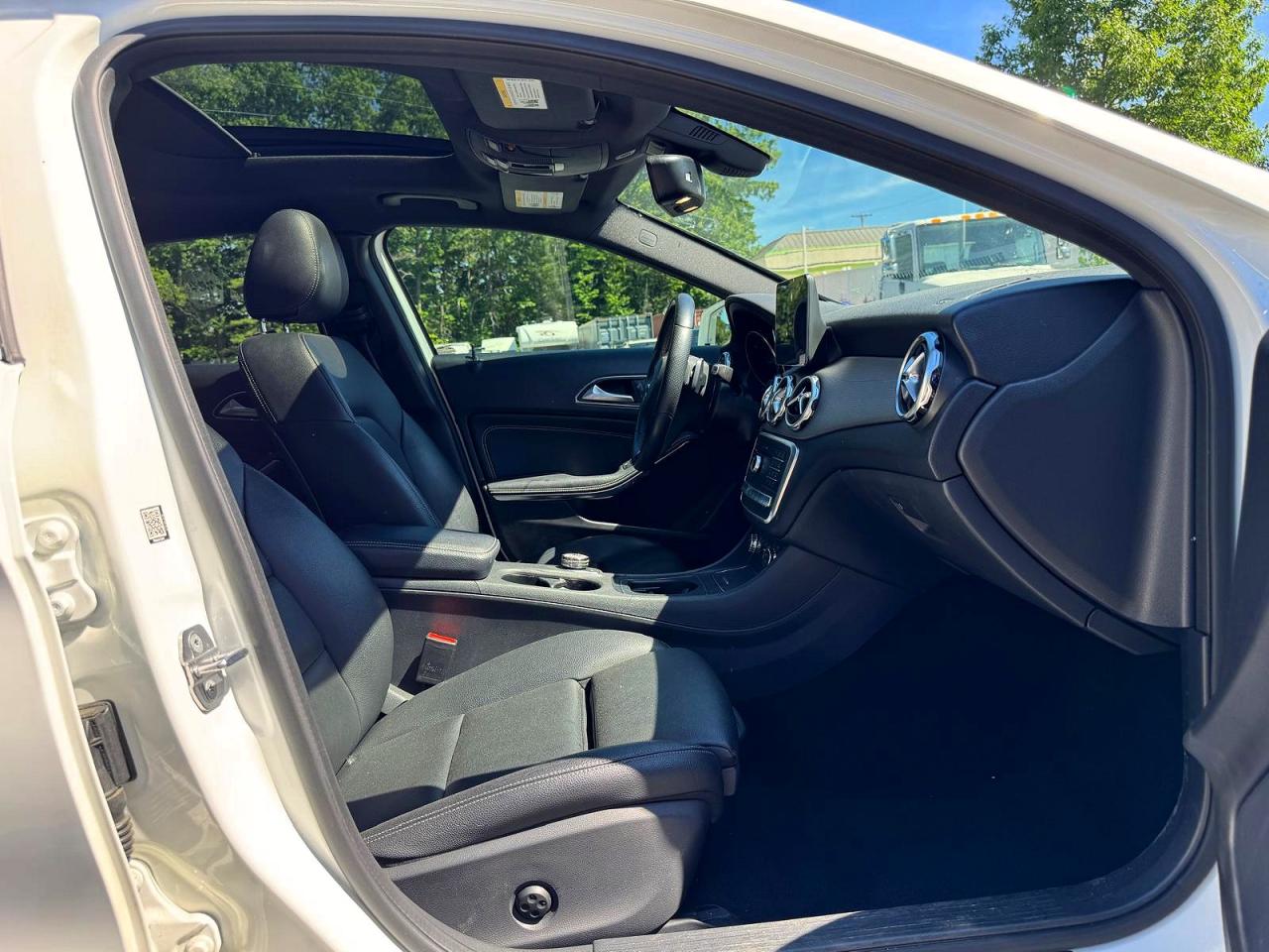 2018 Mercedes-benz Gla 250 4matic White vin: WDCTG4GB7JU000217