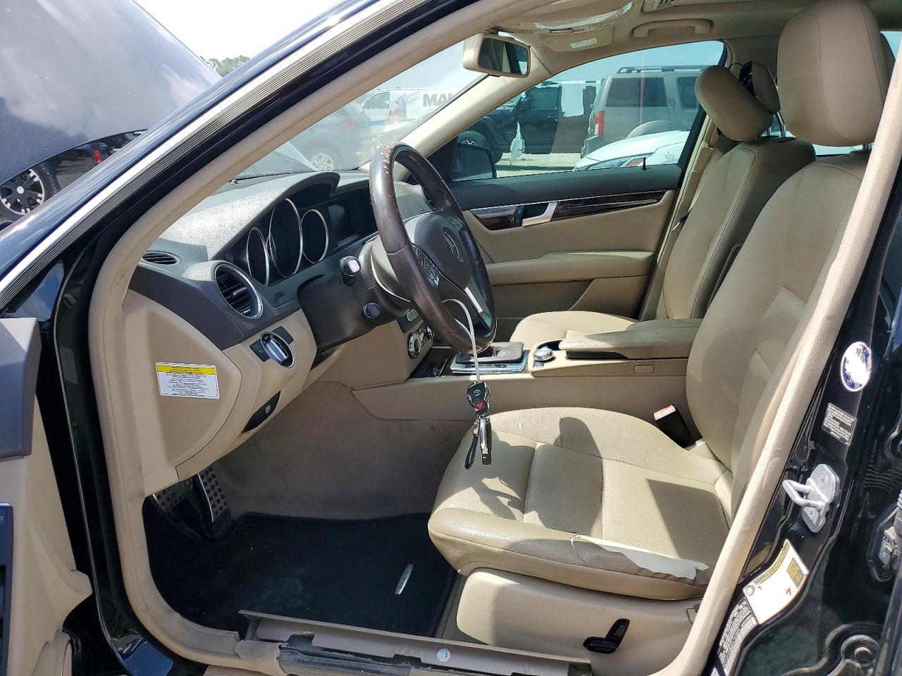 2013 Mercedes-benz C 250 Black vin: WDDGF4HB2DA769924