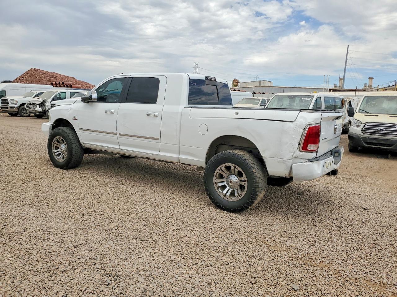 2014 Ram 2500 Longhorn White vin: 3C6UR5PL5EG128975