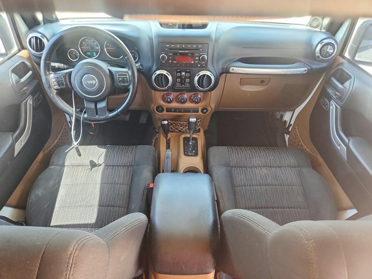 2012 Jeep Wrangler Unlimited Sahara Белый vin: 1C4BJWEG7CL171894