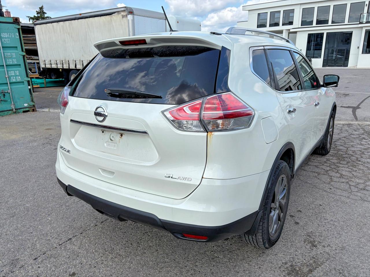 2015 Nissan Rogue S White vin: 5N1AT2MV1FC901233
