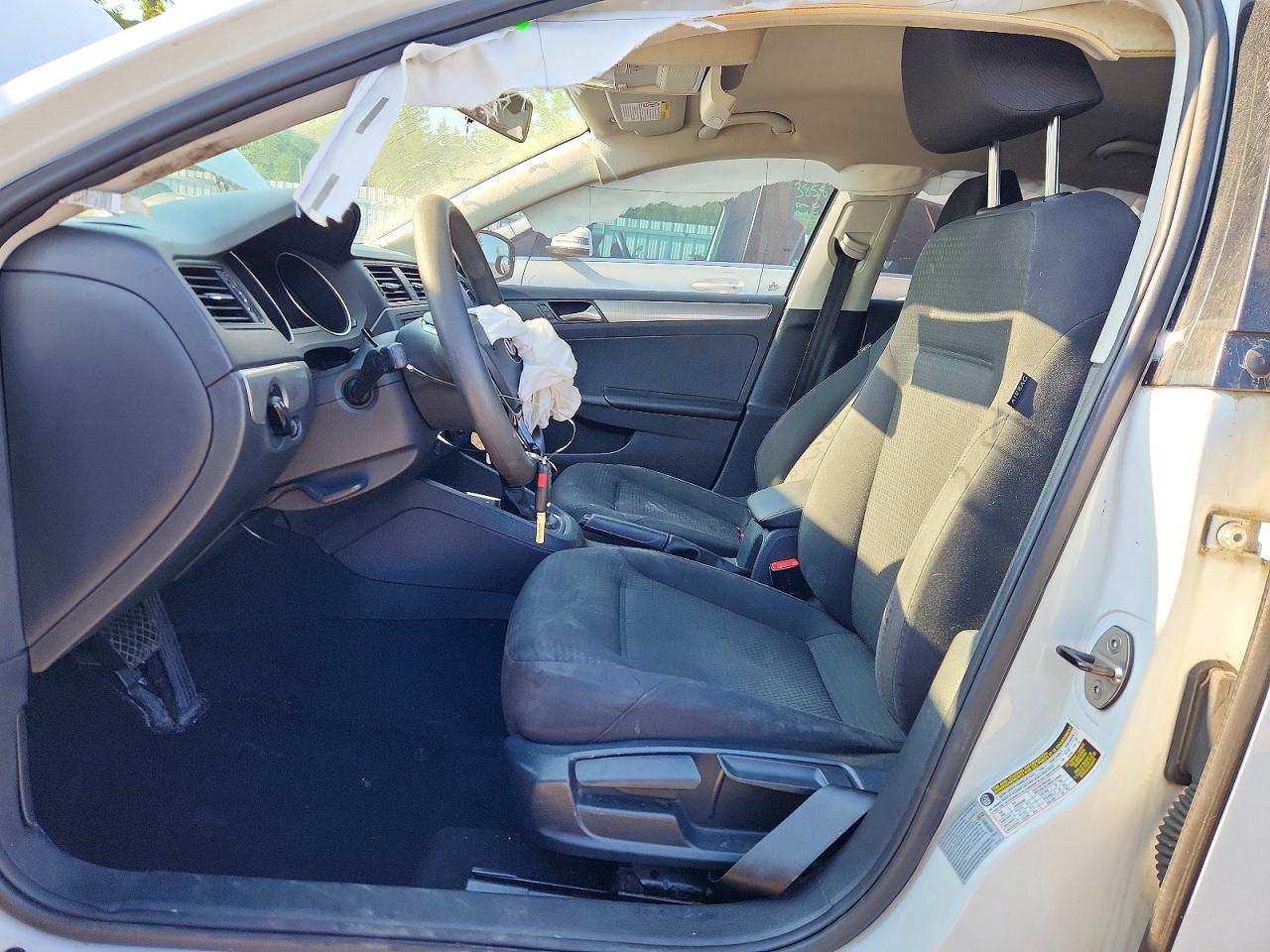 2015 Volkswagen Jetta Base White vin: 3VW2K7AJ3FM214972