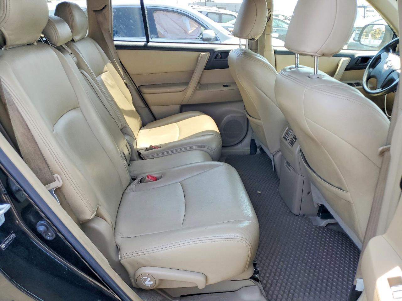 2008 Toyota Highlander Base Black vin: JTEDS41A582010187