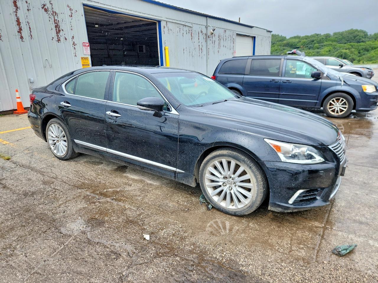 2014 Lexus Ls 460 Черный vin: JTHCL5EF9E5022098