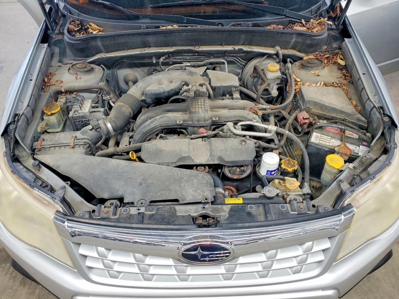 2011 Subaru Forester 2.5x Premium Silver vin: JF2SHBDC4BH730128