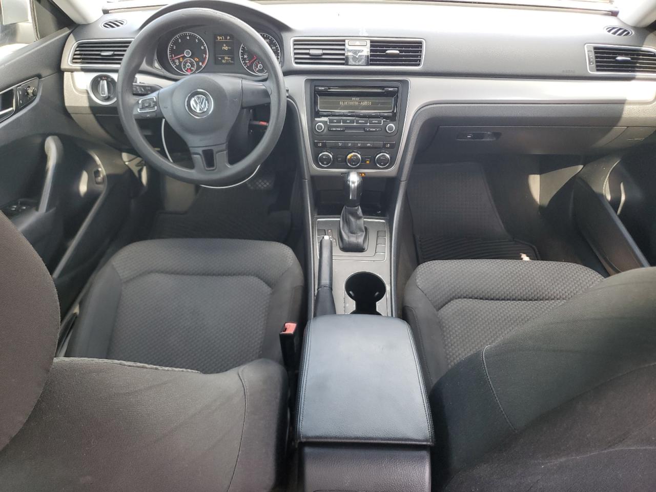 2012 Volkswagen Passat S Silver vin: 1VWAP7A3XCC031368