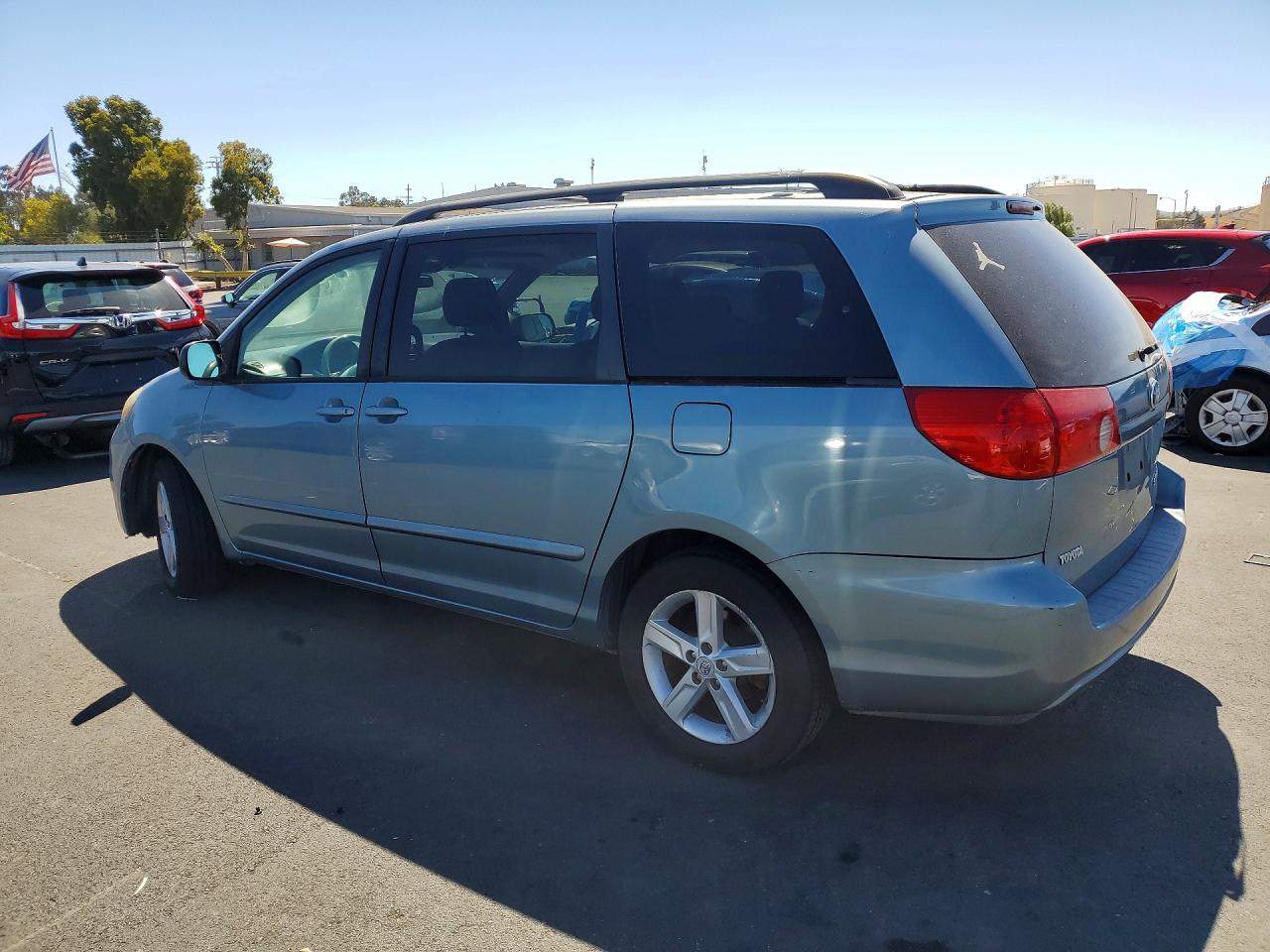 2008 Toyota Sienna Le 8-passenger Blue vin: 5TDZK23C58S205423