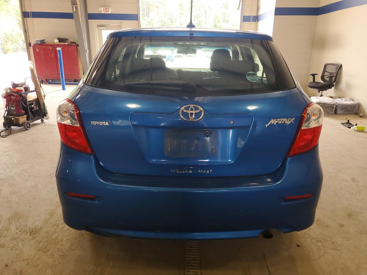 2009 Toyota Matrix Base Blue vin: 2T1KU40E49C038902