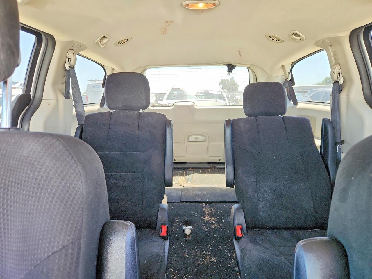2011 Dodge Grand Caravan Express Silver vin: 2D4RN4DG7BR700391
