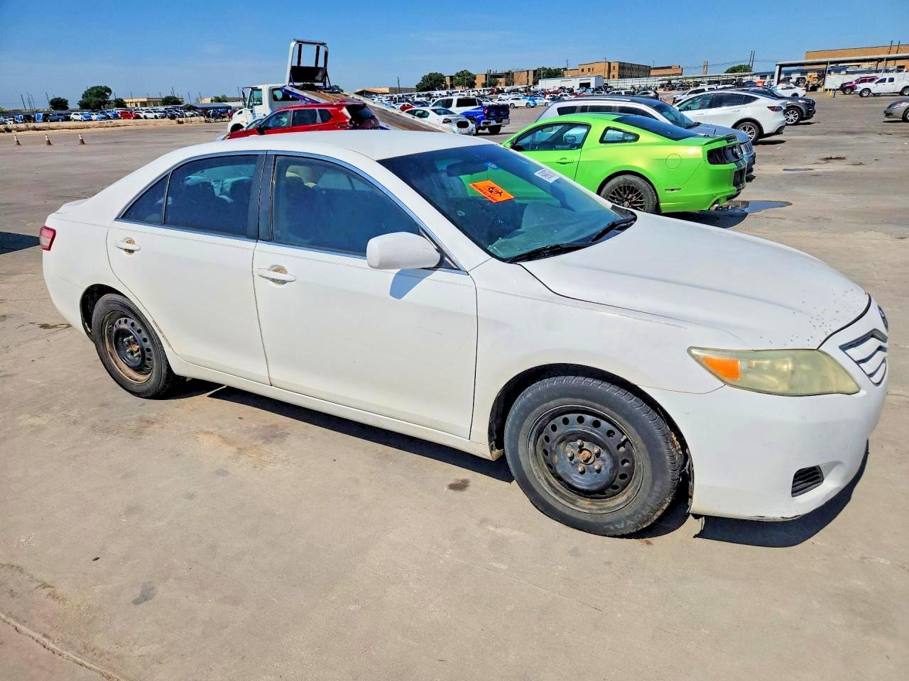 2010 Toyota Camry Le White vin: 4T1BF3EK9AU540486