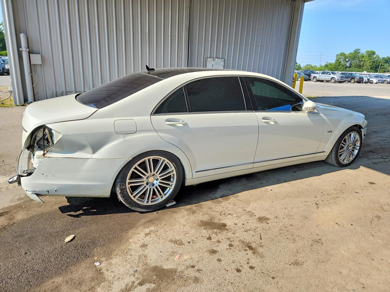 2008 Mercedes-benz S 600 White vin: WDDNG76X38A162246