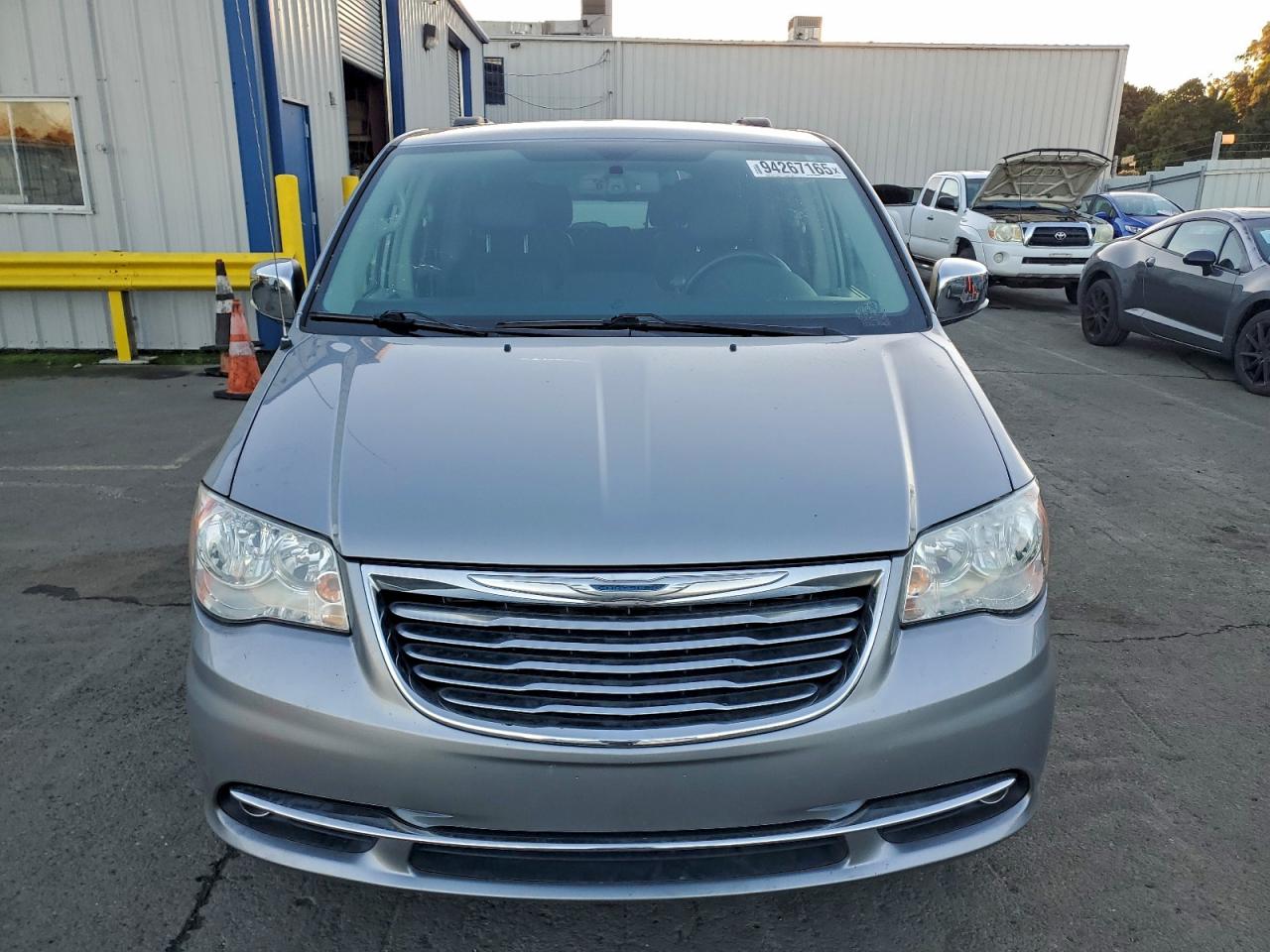 2015 Chrysler Town & Cou Серебряный vin: 2C4R1CG3FR629862