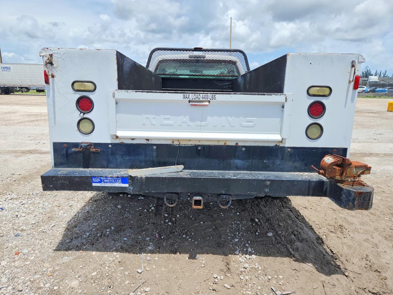 2008 Ford F350 Super Duty White vin: 1FDWF36R18EC52608