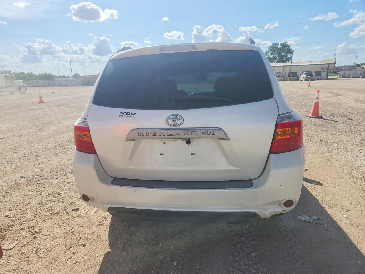 2010 Toyota Highlander Base Белый vin: 5TDZK3EH3AS022574