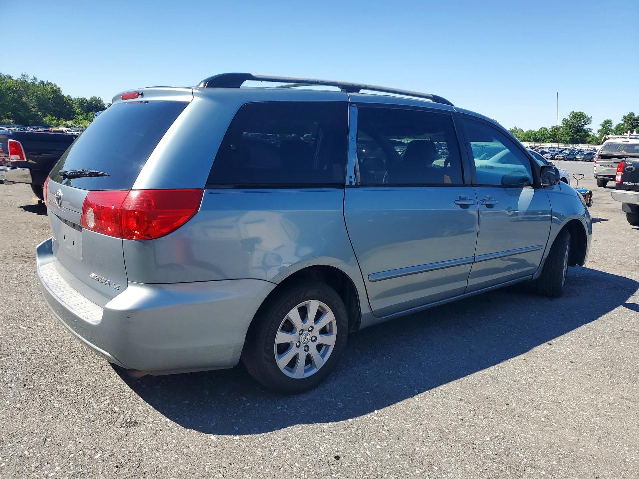 2006 Toyota Sienna Le 7 Passenger Blue vin: 5TDZA23C56S538706