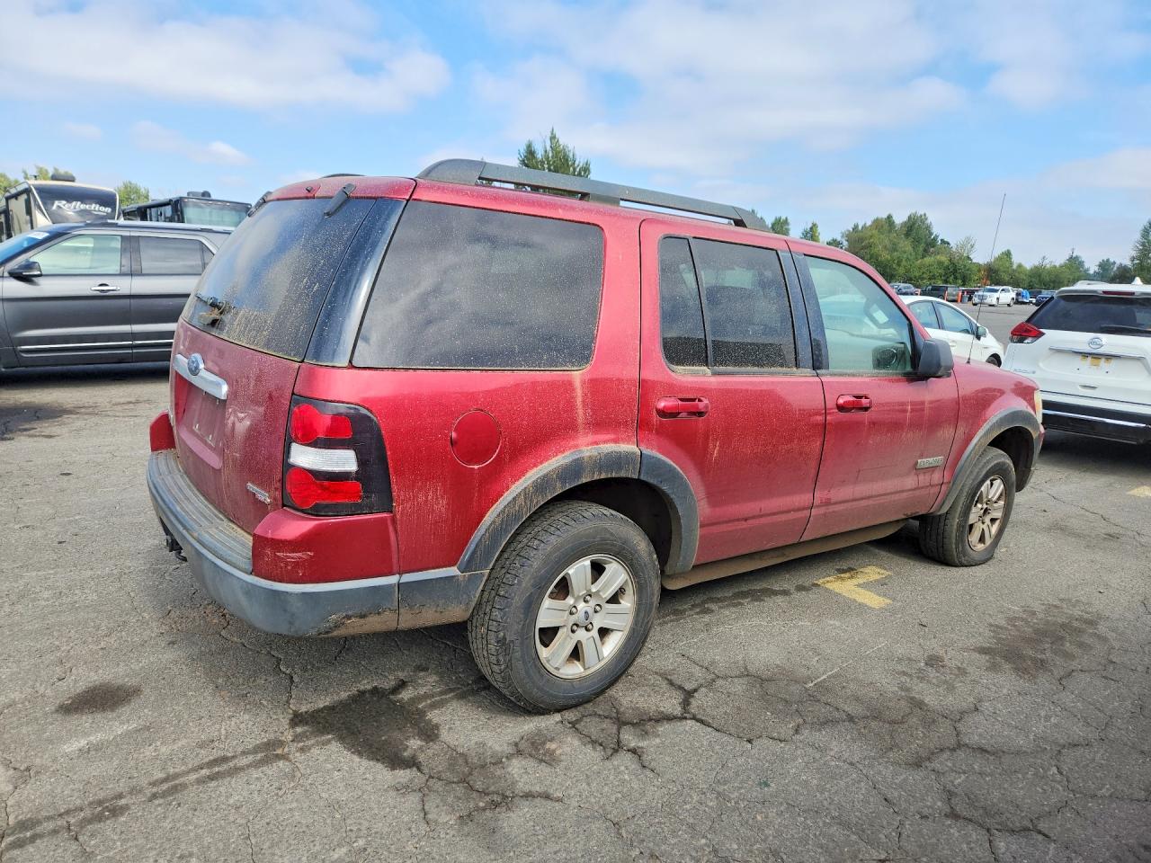 2007 Ford Explorer Xlt Red vin: 1FMEU73EX7UA82232