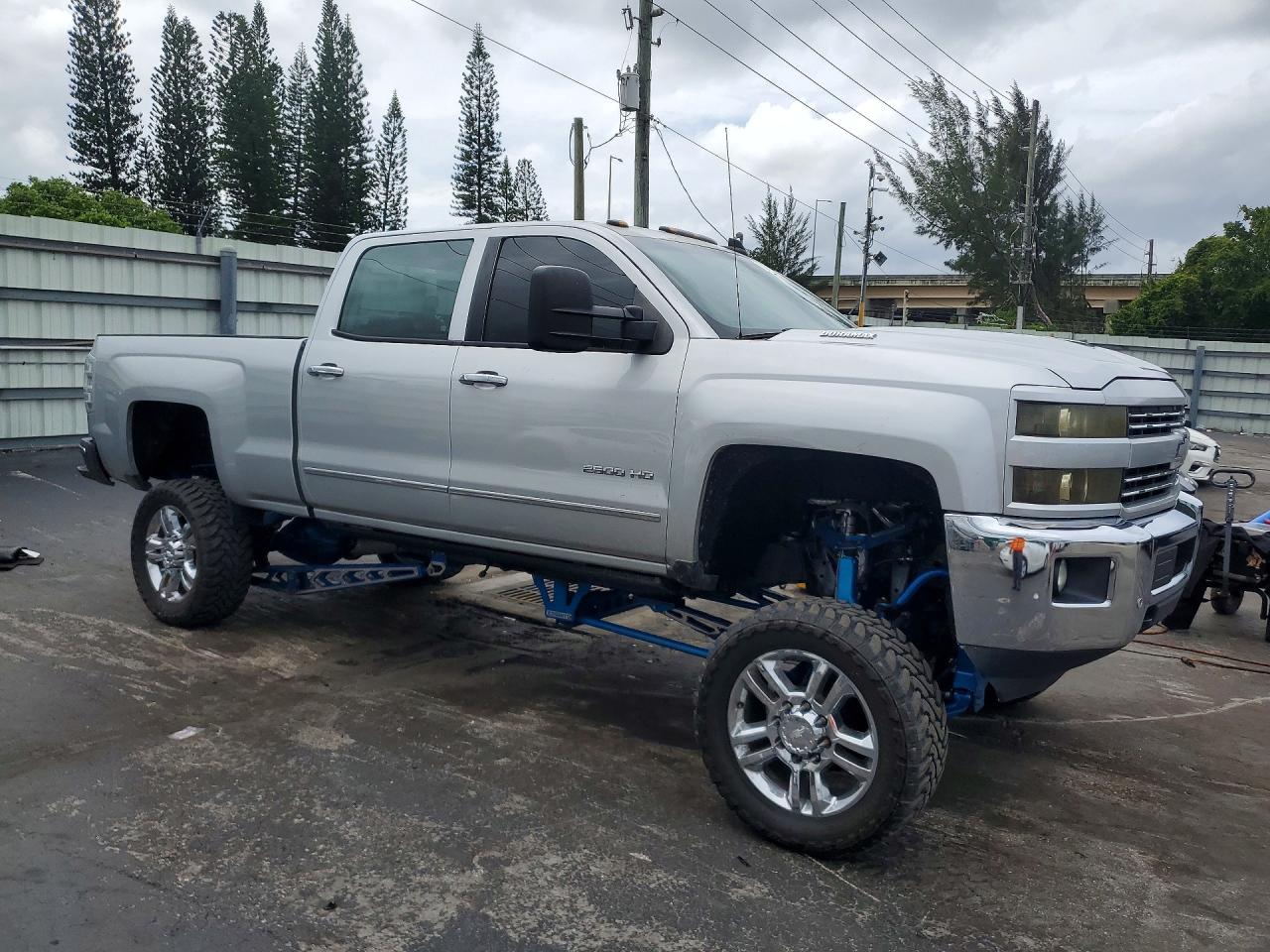 2015 Chevrolet Silverado K2500 Heavy Duty Ltz White vin: 1GC1KWE83FF172786
