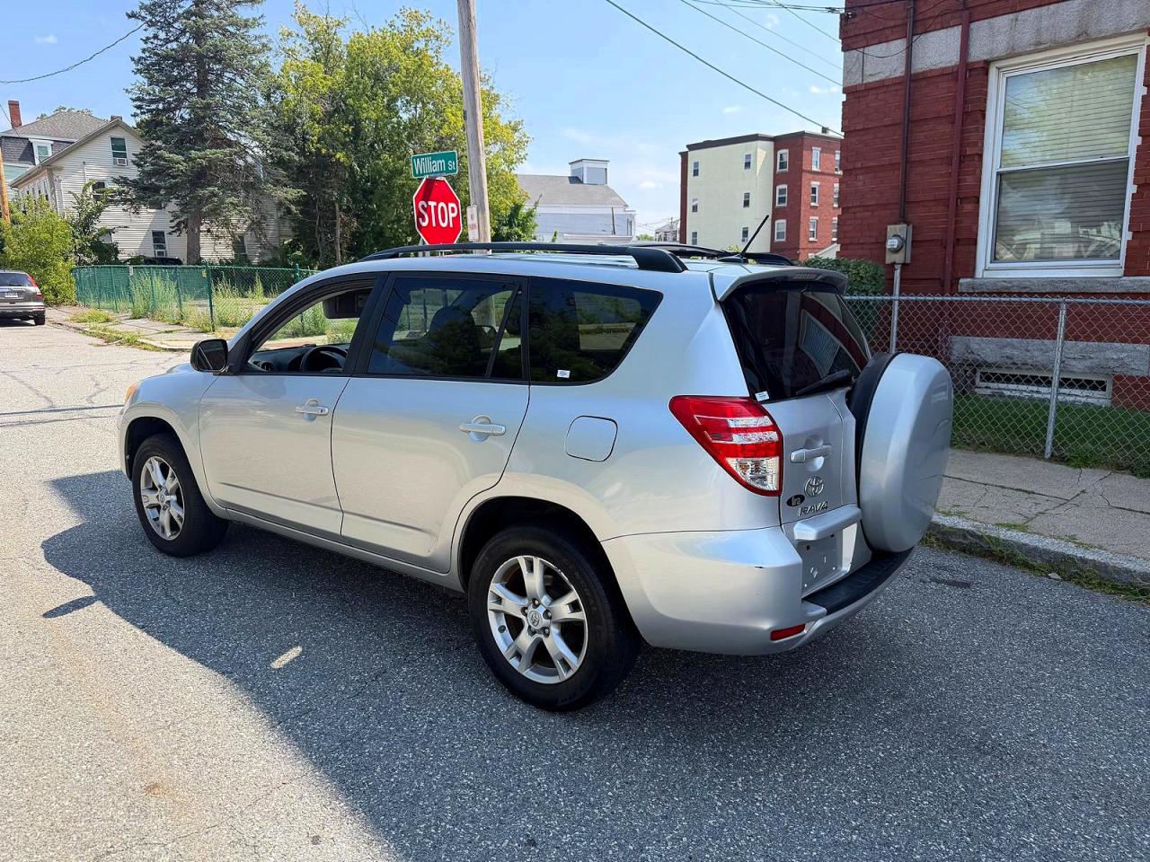 2011 Toyota Rav4 Base Gray vin: 2T3BK4DV8BW039854