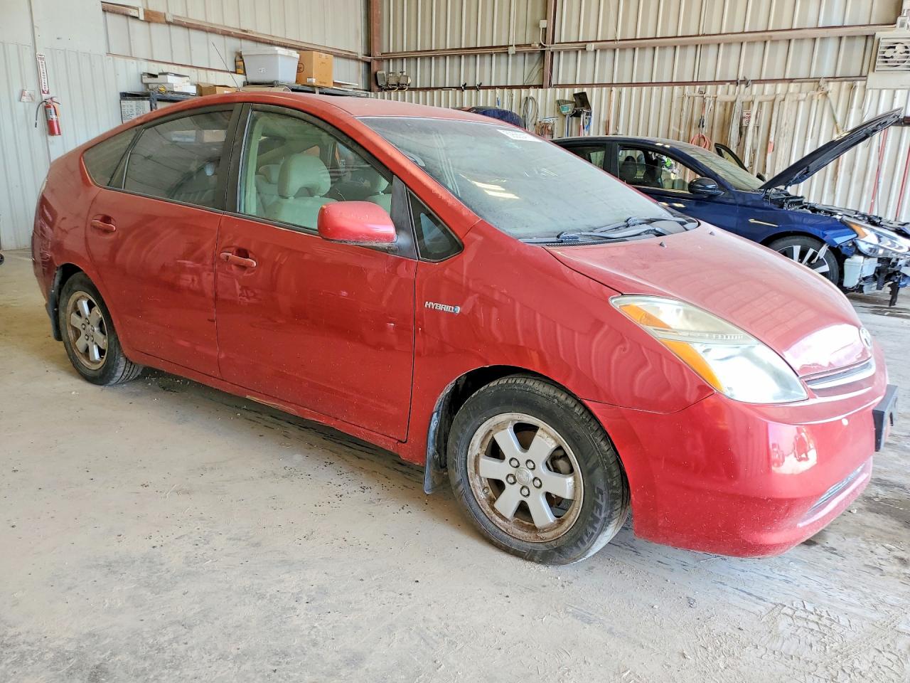 2008 Toyota Prius Standard Red vin: JTDKB20U287789157