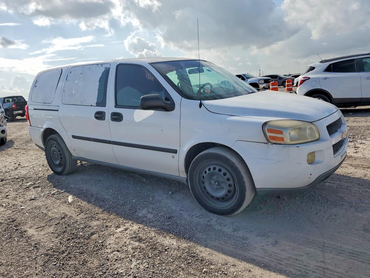 2008 Chevrolet Uplander Incomplete White vin: 1GBDV13W68D116420