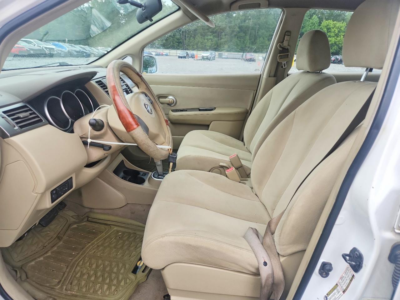 2008 Niss Versa S White vin: 3N1BC13E38L427509
