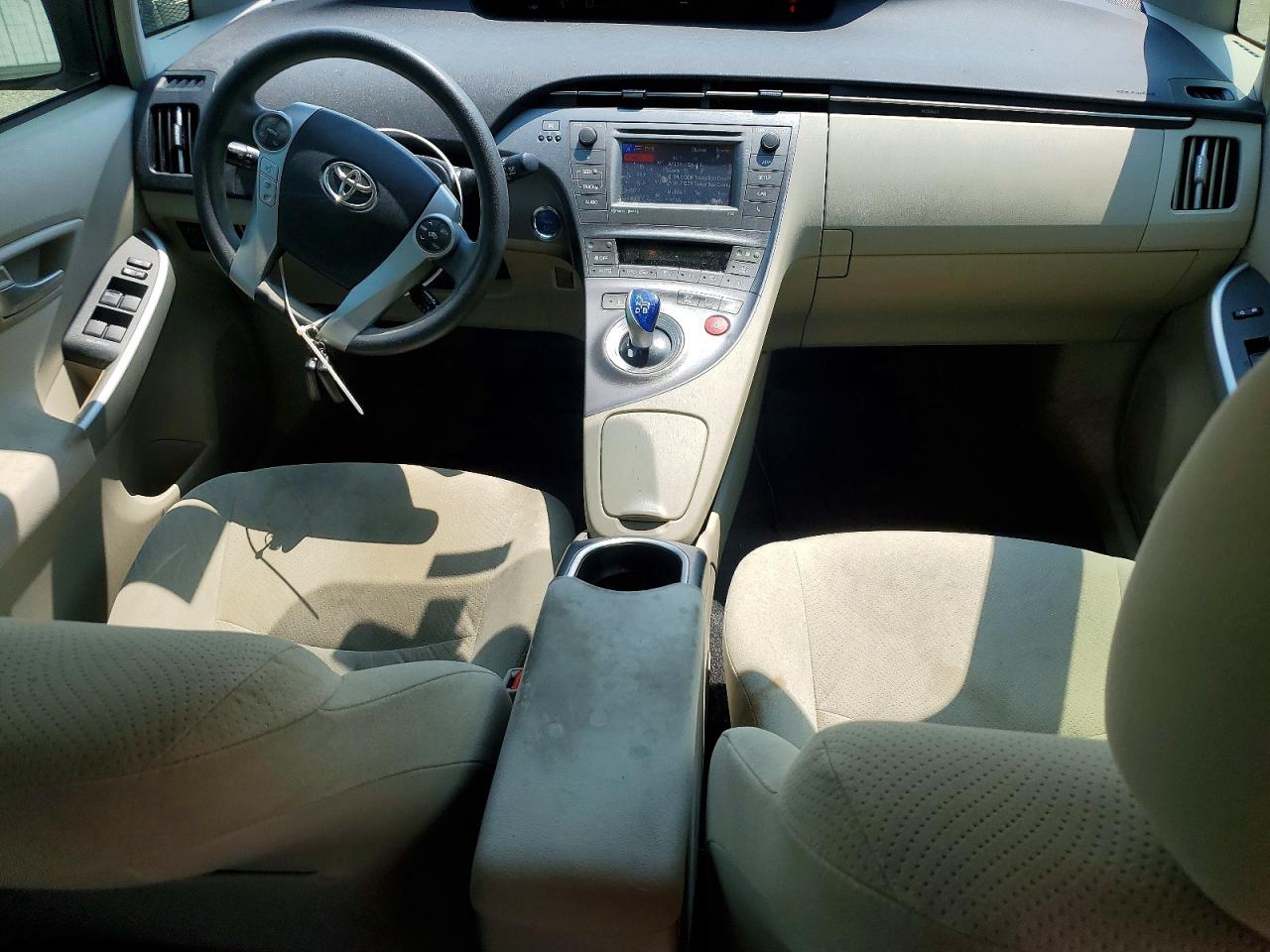 2014 Toyota Prius Three Red vin: JTDKN3DU0E0385124