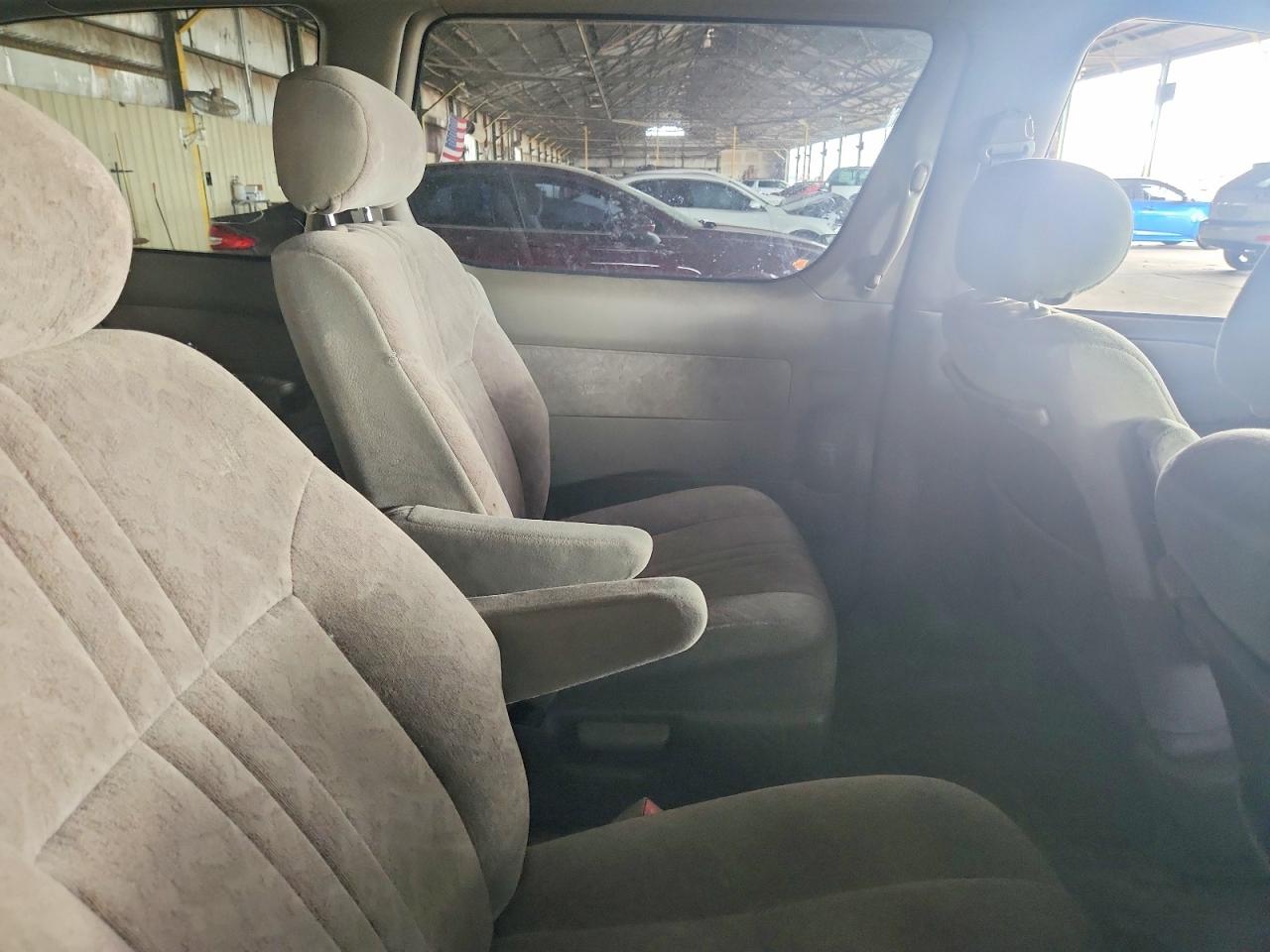 2000 Toyota Sienna Le Tan vin: 4T3ZF13C5YU268342