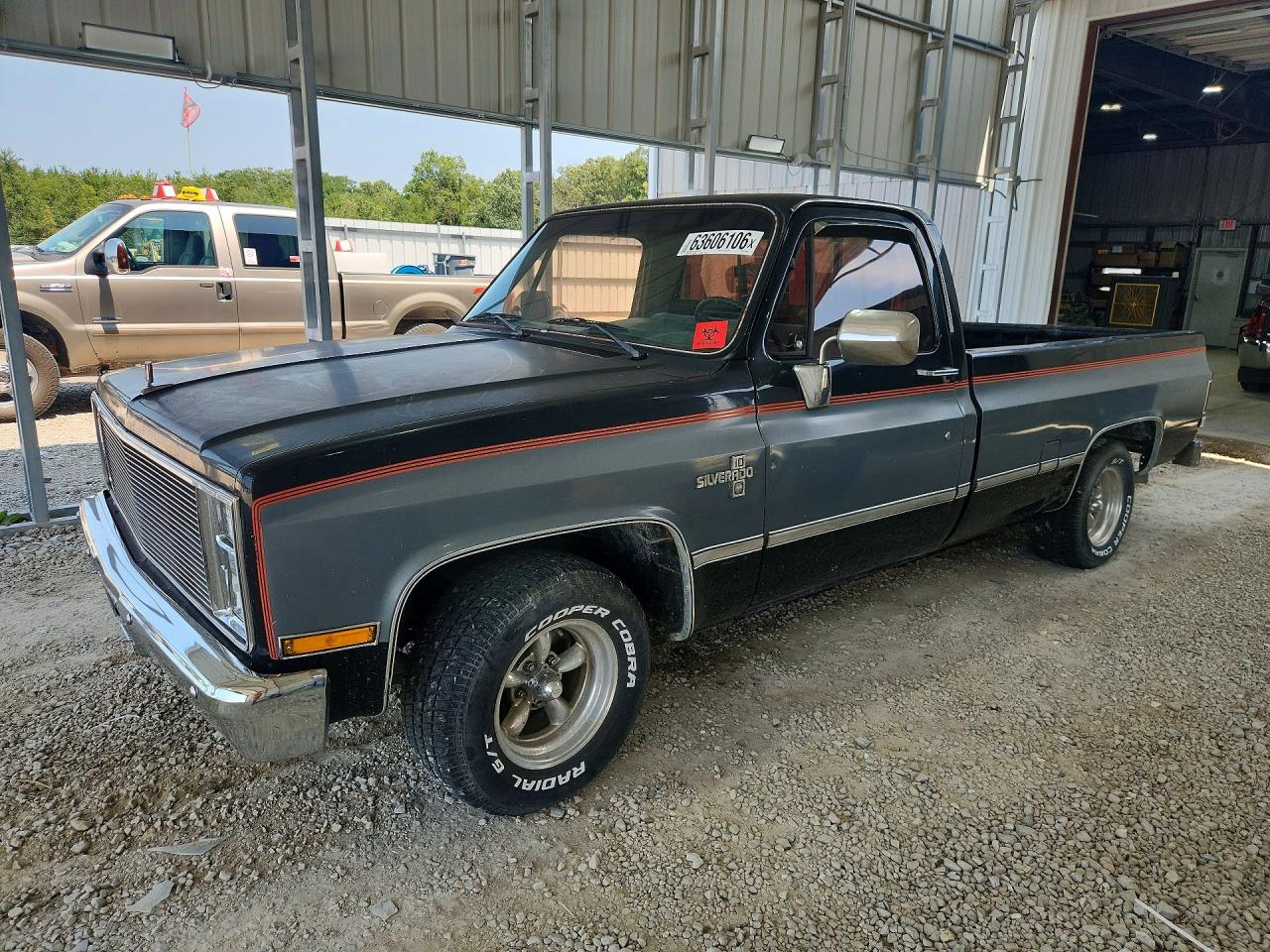1986 Chevrolet C10 Two Tone vin: 1GCEC14H0GF358564