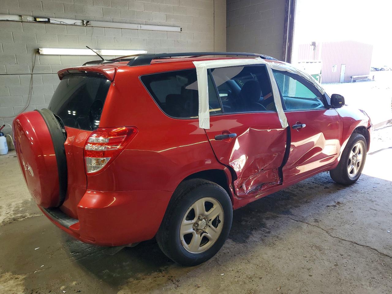 2011 Toyota Rav4 Base Красный vin: 2T3ZF4DV7BW065171