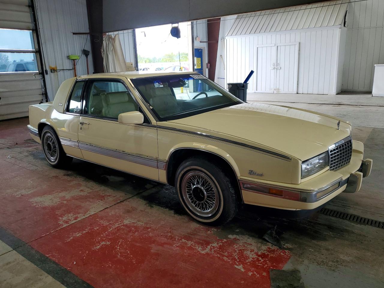 1988 Cadillac Eldorado Yellow vin: 1G6EL1152JU607818