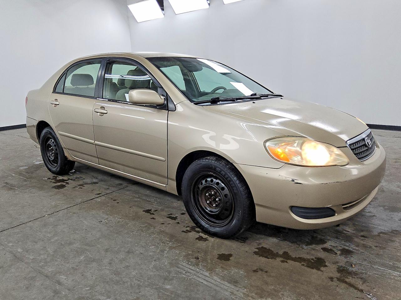 2005 Toyota Corolla Le Beige vin: 1NXBR32E35Z411090