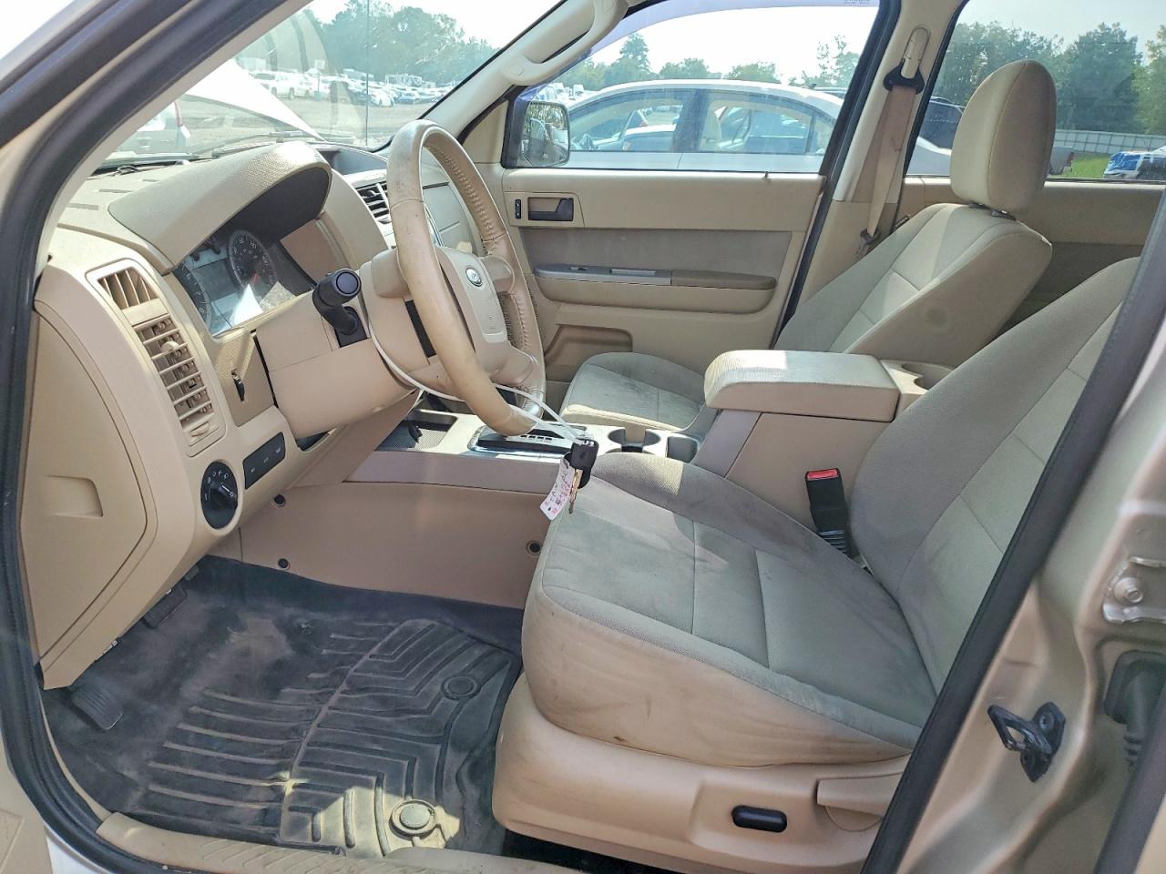 2011 Ford Escape Xlt Gold vin: 1FMCU9DG0BKA41275