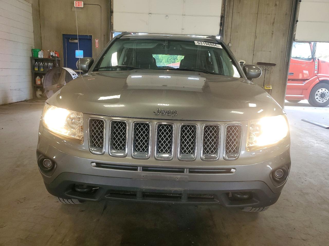2014 Jeep Compass Latitude Серый vin: 1C4NJDEB9ED575749