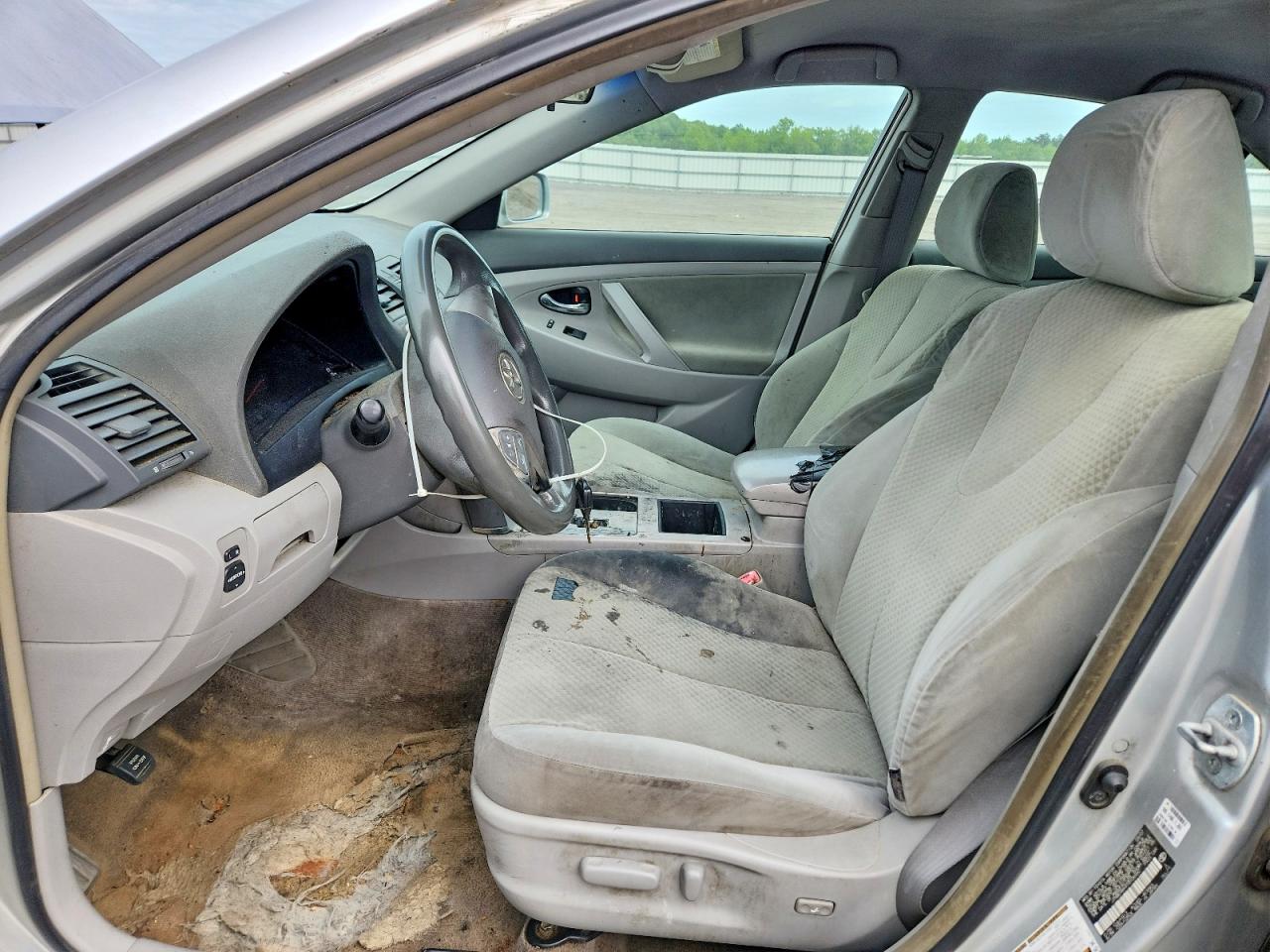 2007 Toyota Camry Le Серебряный vin: JTNBE46K473106482