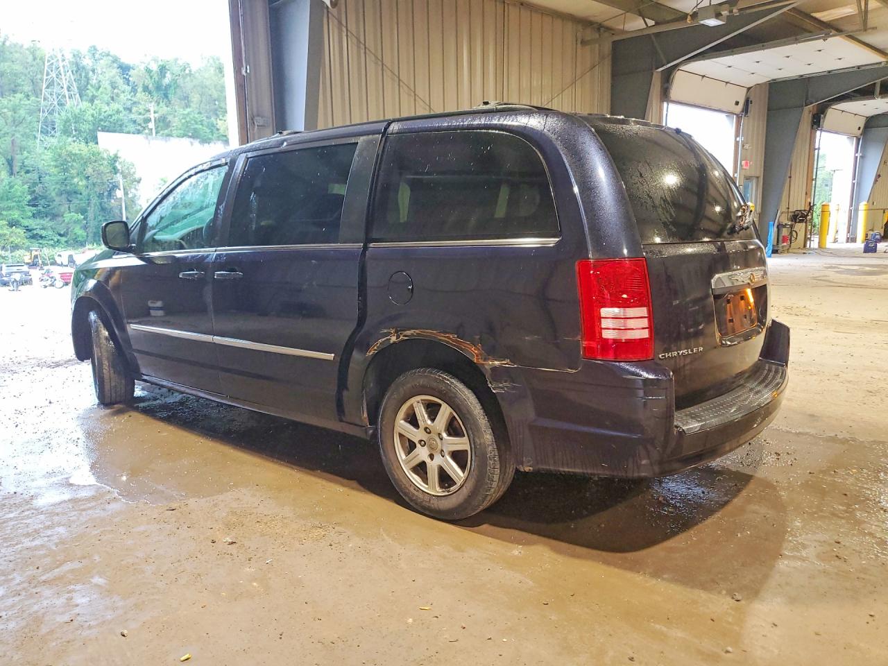 2010 Chrysler Town & Country Touring Plus Blue vin: 2A4RR8D14AR374434