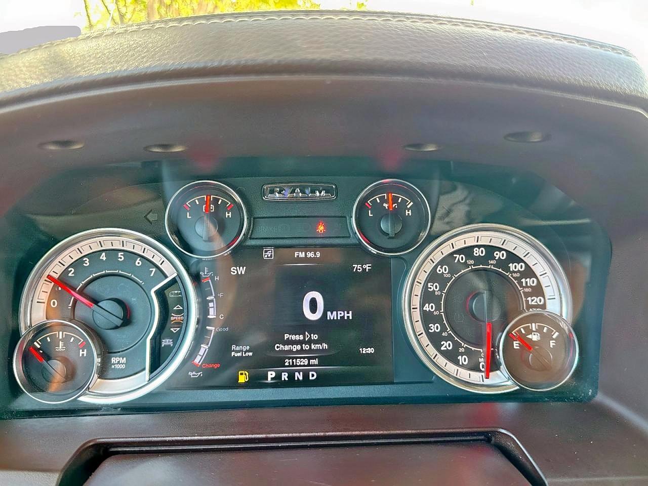 2013 Ram 1500 Laramie Белый vin: 1C6RR7JT9DS506197