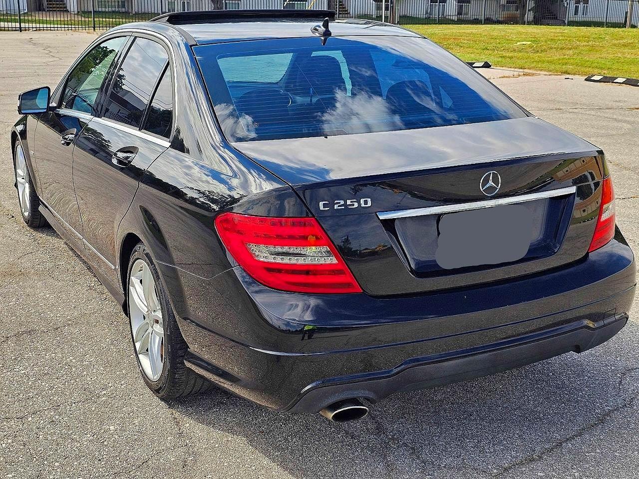 2012 Mercedes-benz C 250 Black vin: WDDGF4HB2CR194515