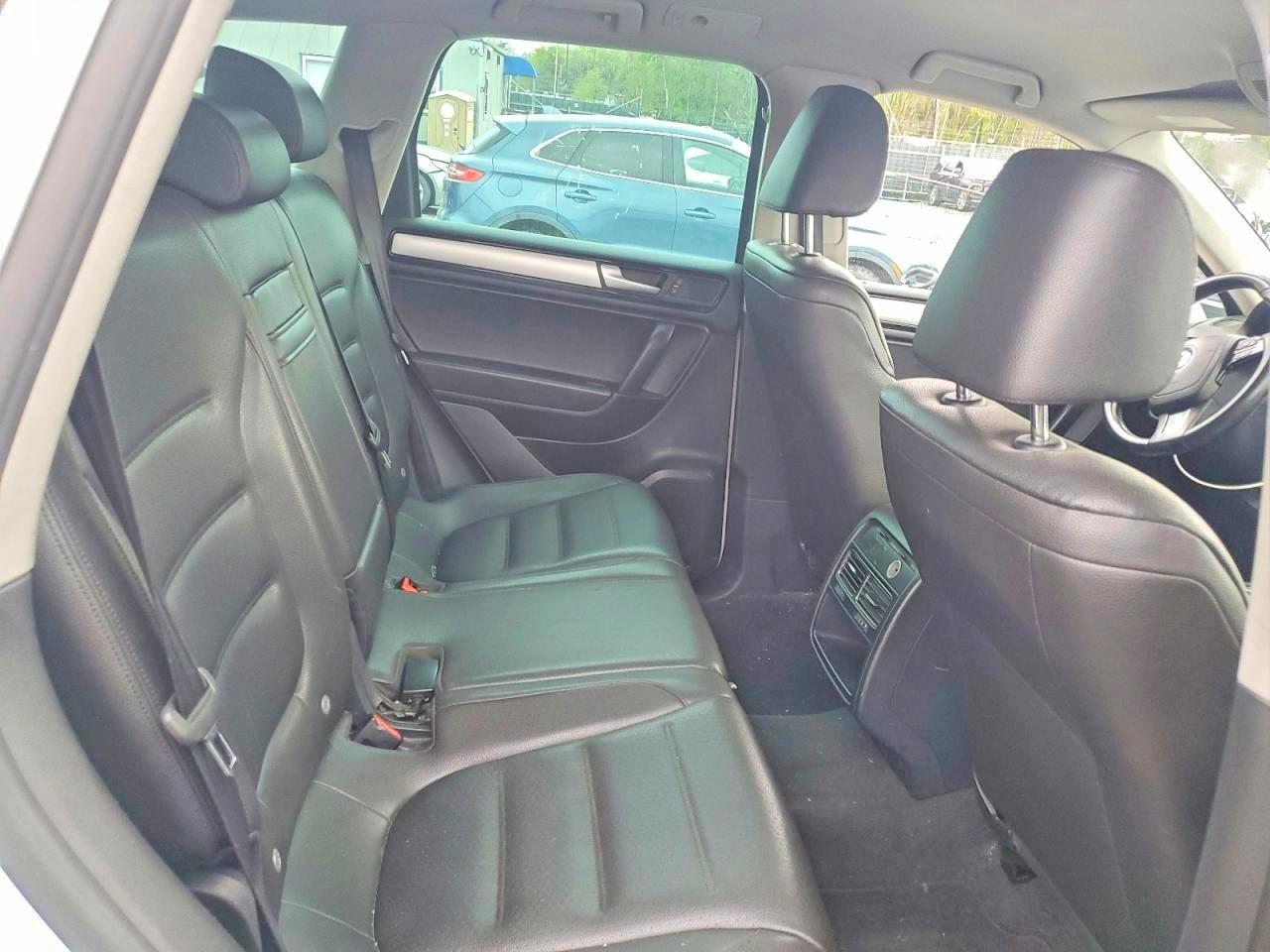 2014 Volkswagen Touareg V6 Tdi Белый vin: WVGEP9BP6ED013038