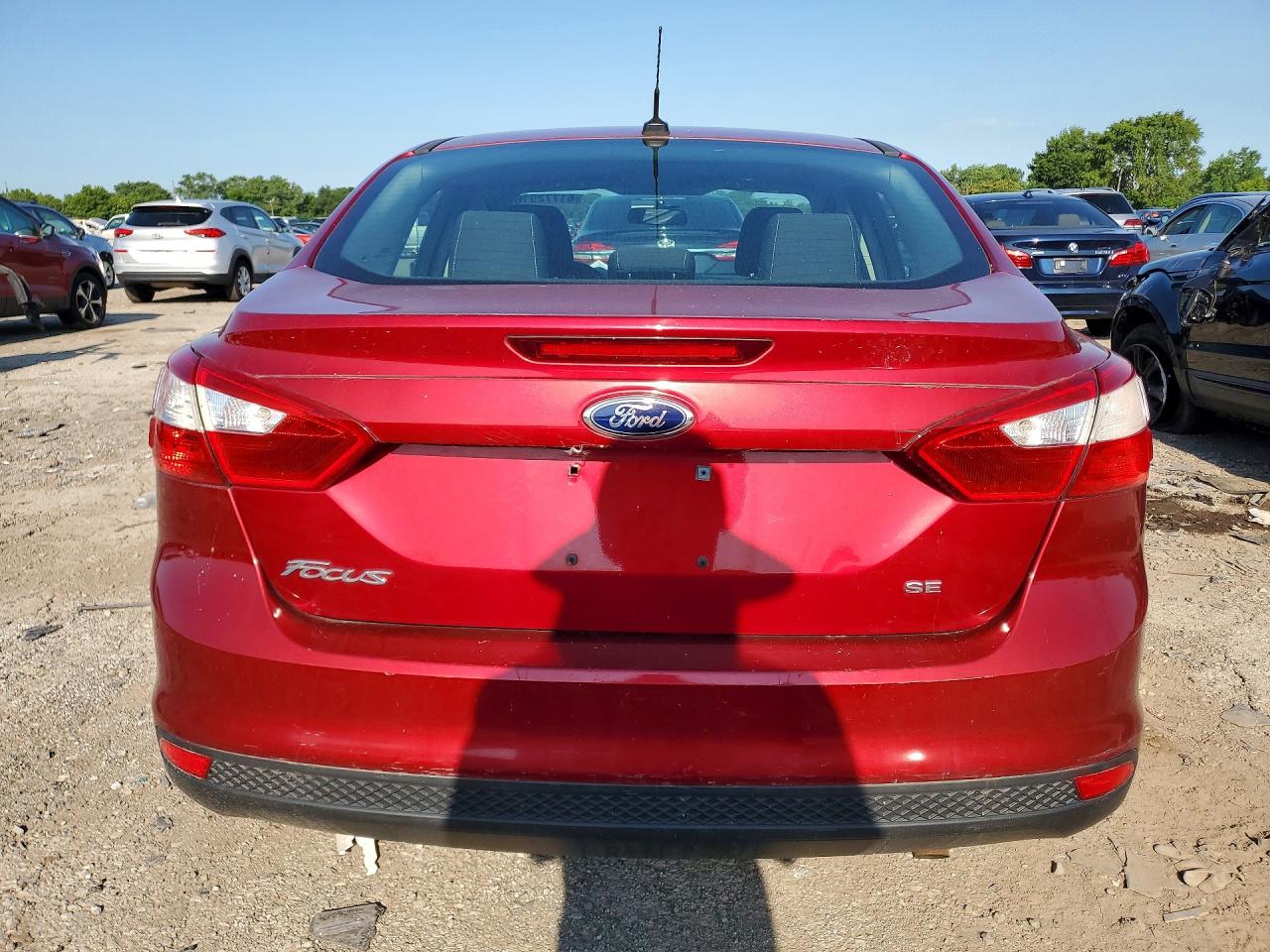 2014 Ford Focus Se Red vin: 1FADP3F21EL136382