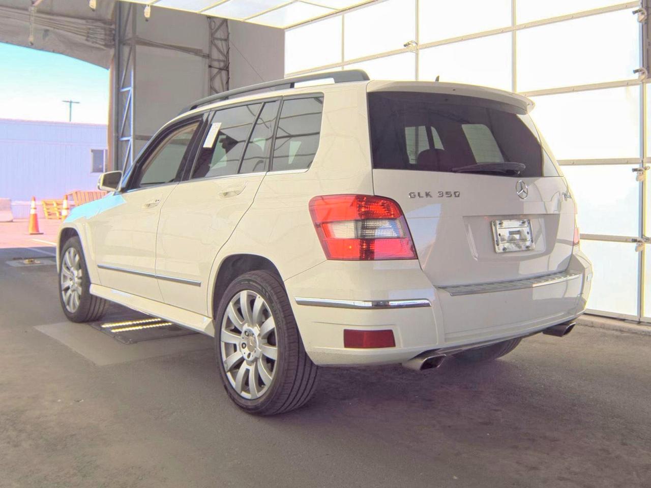 2010 Mercedes-benz Glk 350 4matic Белый vin: WDCGG8HBXAF360271