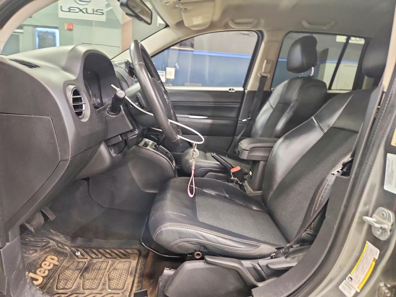 2014 Jeep Compass Latitude Gray vin: 1C4NJDEB7ED632966