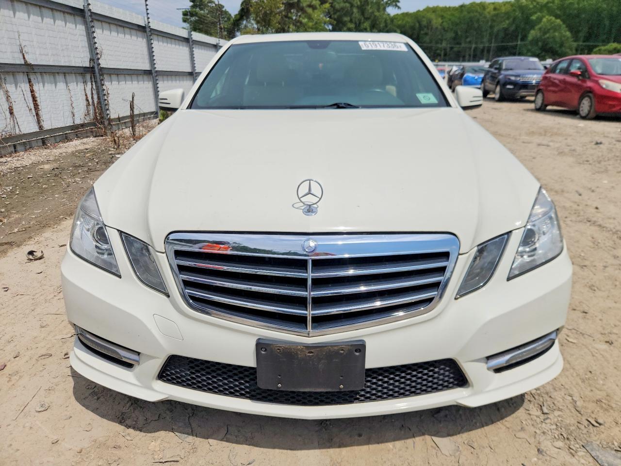 2012 Mercedes-benz E 350 White vin: WDDHF5KB6CA592358