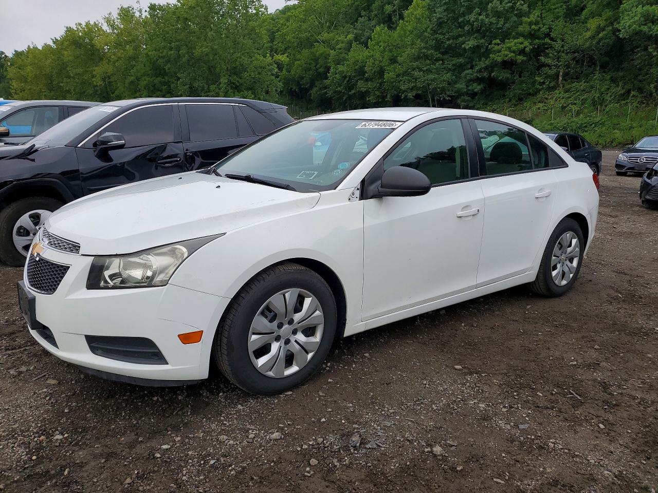 2014 Chevrolet Cruze Ls White vin: 1G1PA5SG6E7261580