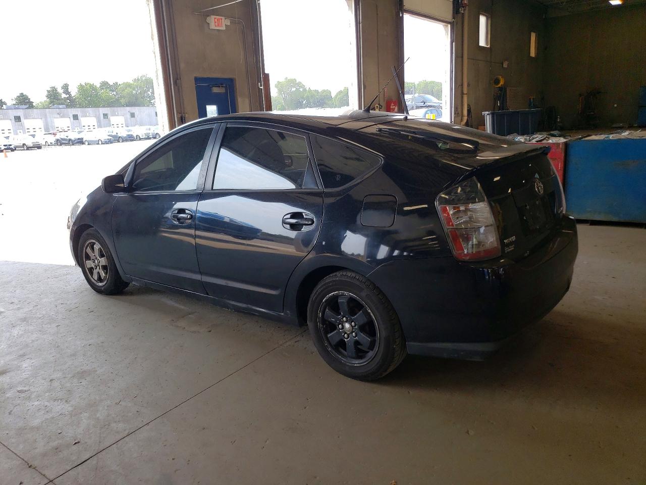 2005 Toyota Prius Base Черный vin: JTDKB20U153050235